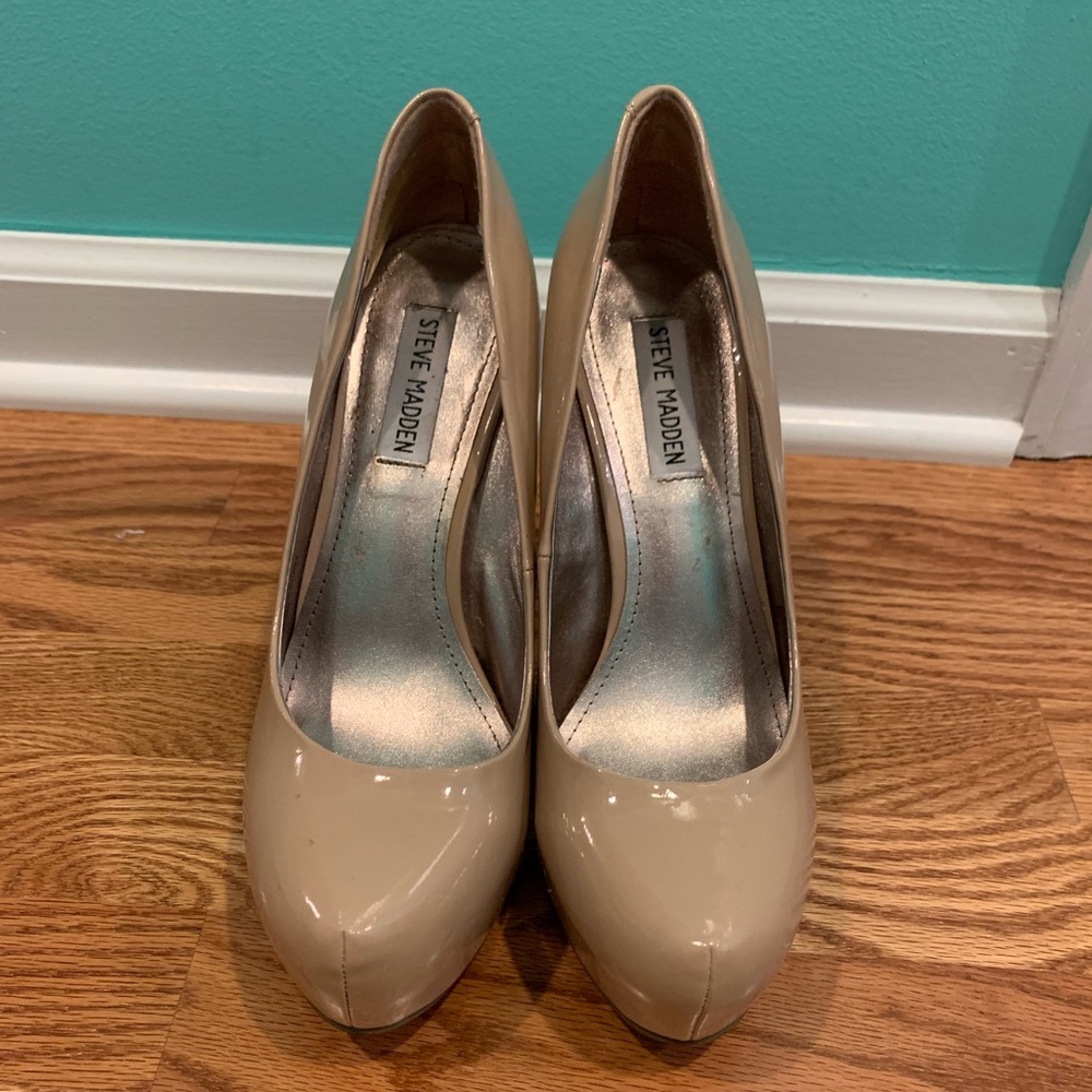 Steve Madden Nude Platform Pumps